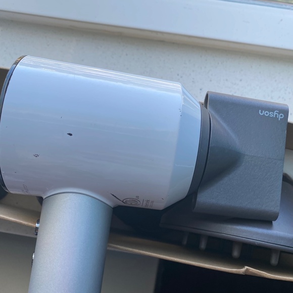 Dyson Supersonic Hair Dryer White - Picture 5 of 8